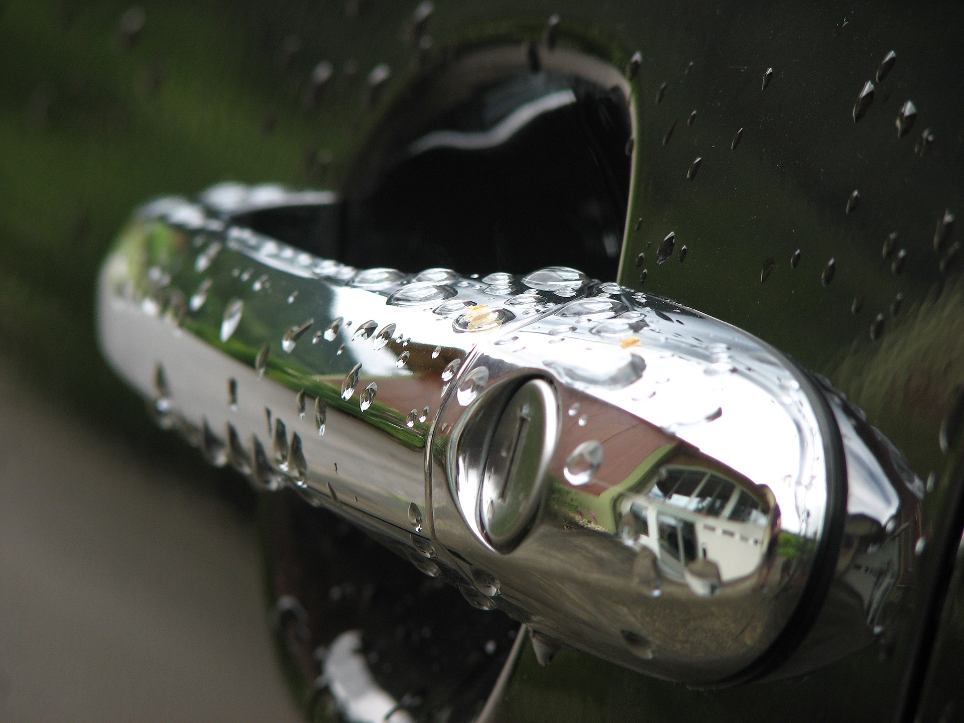 Car door handle with water drops